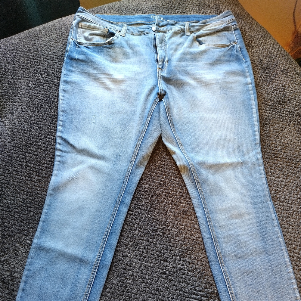 Time And Tru Lightly Distressed/Ripped Effect Skinny Jeans Size 22